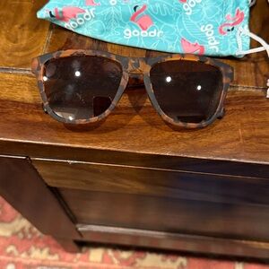 Goodr Women’s Tortoiseshell Sunglasses - Brown Frame